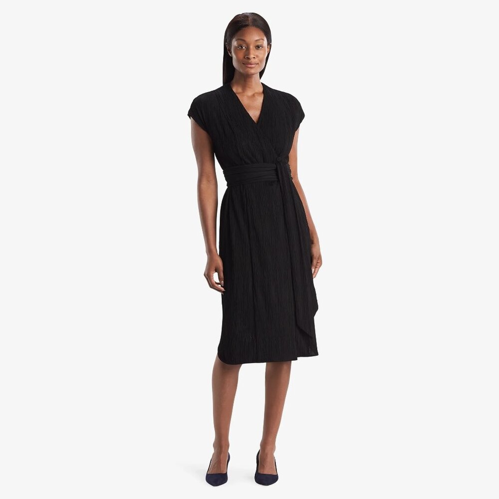 M.M. LaFleur Devlin dress black size 4 NWT
